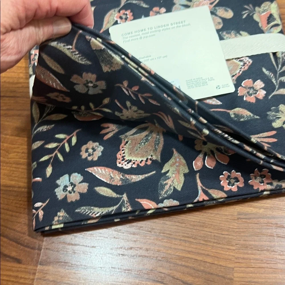 Linden Street Floral Madison Table Throw Tablecloth Blue 50 in x 50 in NIP
